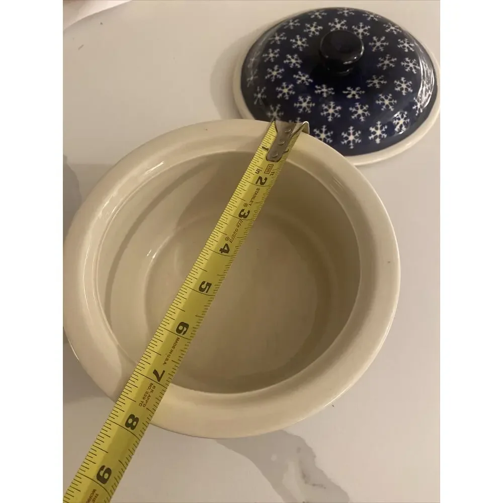 Boleslawiec Polish Pottery Cobalt Blue Ivory Snowflake Stoneware Casserole Lid